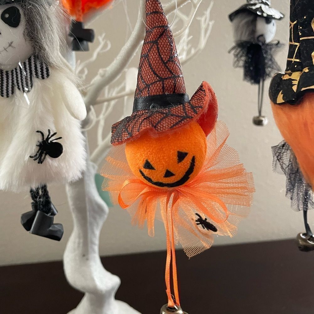 PUMPKIN HEAD ORNAMENT‎